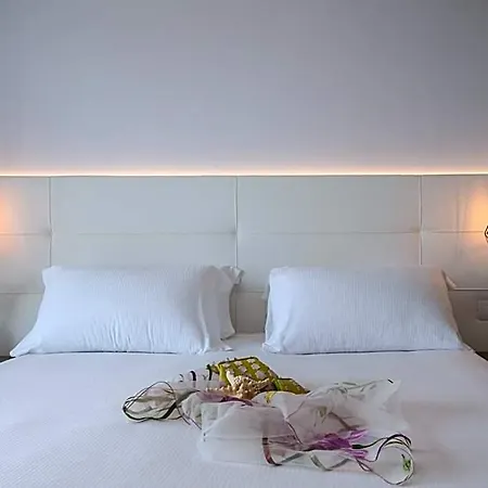 Elite Hotel 4*
