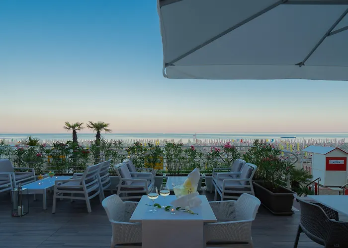 Elite 4* كاوْرلي