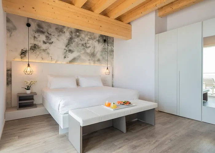 Elite 4* كاوْرلي